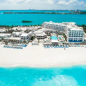 Wyndham Alltra Cancun