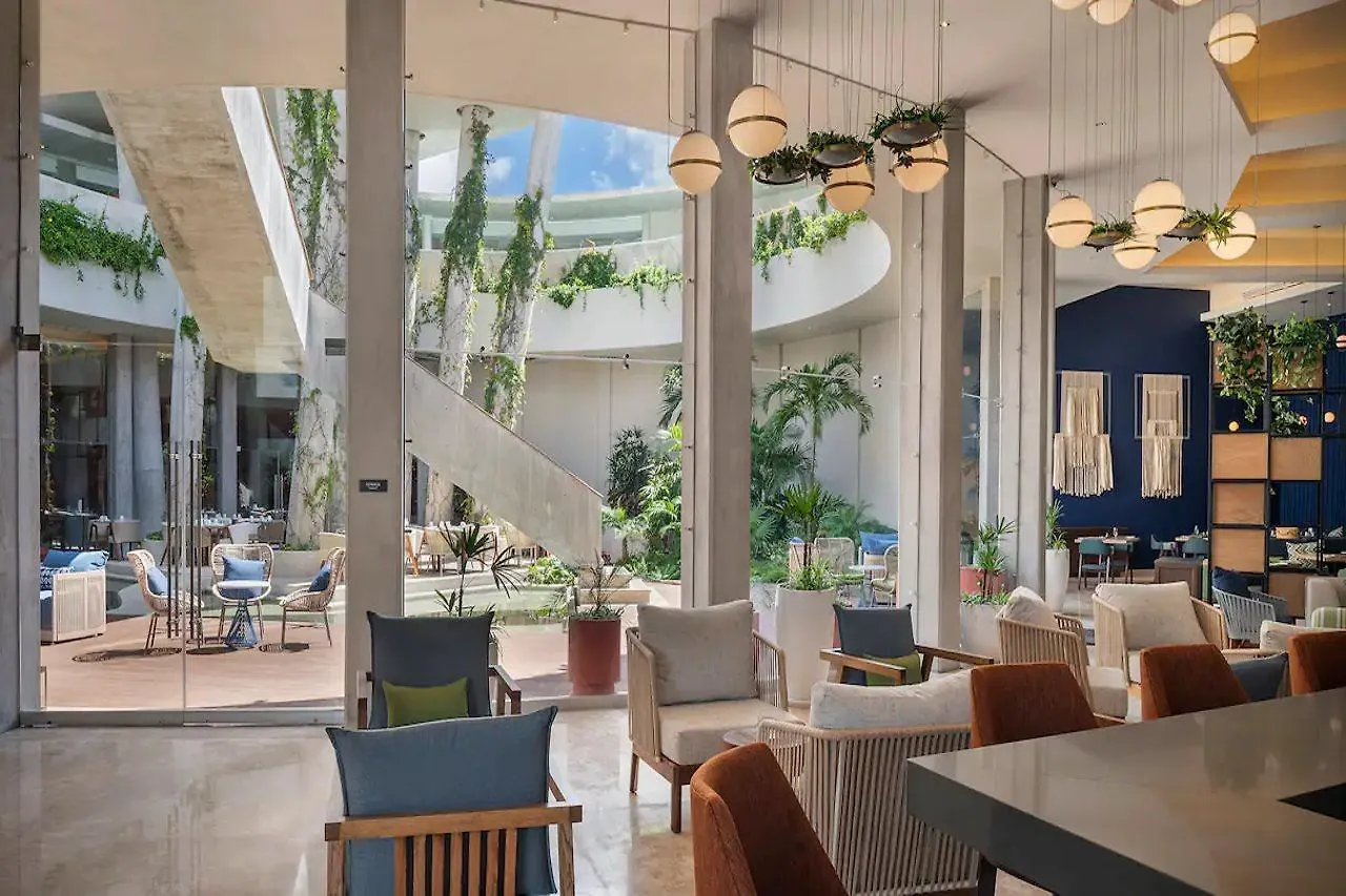 **** Отель Hilton Garden Inn Cancun Airport Мексика