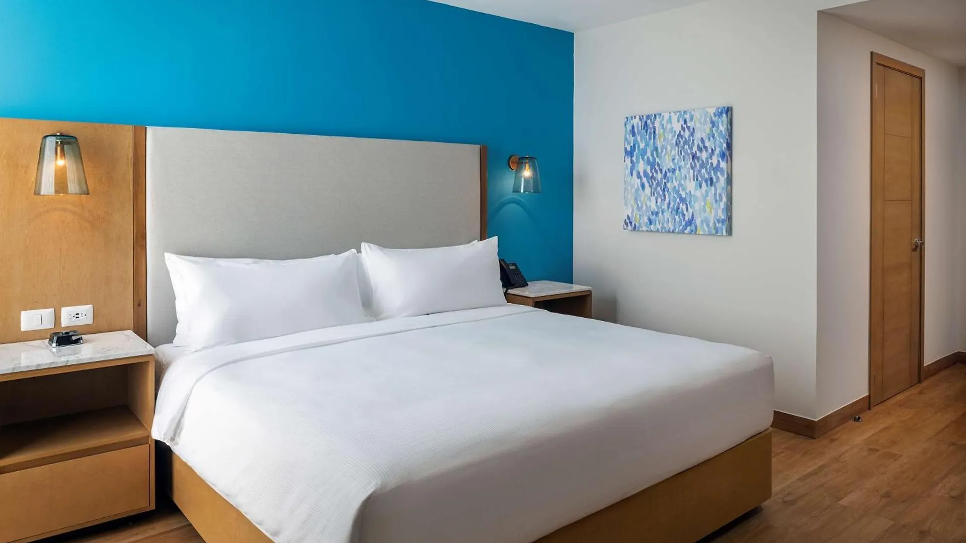 Hilton Garden Inn Cancun Airport Отель