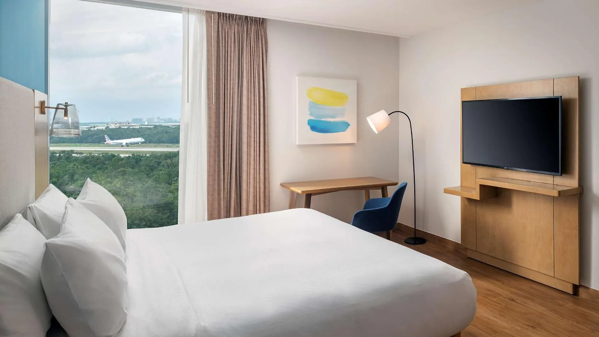 Отель Hilton Garden Inn Cancun Airport